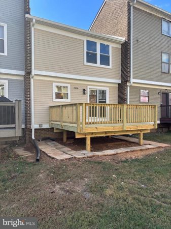 Rear deck and rear exterior